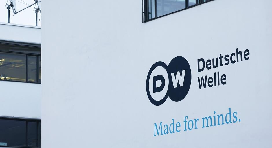 DW Russian marks 60th anniversary